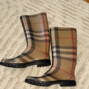 Burberry Rainboots Women’s Size 40